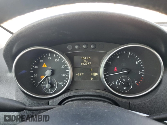 2010 Mercedes-Benz M 350 z VIN 4JGBB8GB5AA562637, wystawiony jako Copart lot #59160815 z przebiegiem 182 577 mil mil oraz Czysty tytuł • Clean title. Historia ofert i sprzedaży dostępna na DreamBid. Obrazek 9.