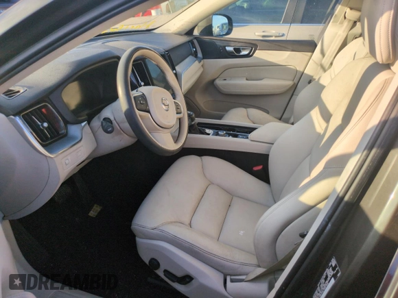 2020 Volvo XC60 Momentum z VIN YV4102DKXL1411297, wystawiony jako Copart lot #74374534 z przebiegiem Nie podano mil oraz Nie do naprawy • Non repairable. Historia ofert i sprzedaży dostępna na DreamBid. Obrazek 7.
