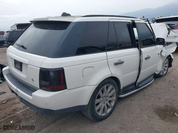 2008 Land Rover Range Rover Sport HSE with VIN SALSK25408A163739, listed as a IAAI auction lot 40743505 with 125,944 mi miles. Bid and sale history available at carsss.com. Image 4.
