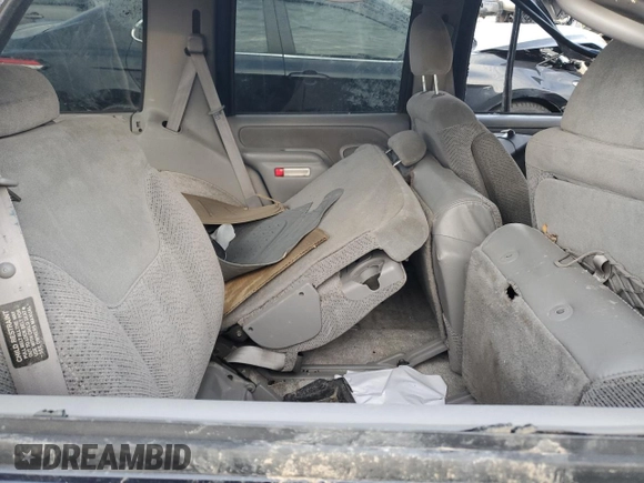 1996 GMC Yukon with VIN 1GKEK13R2TJ718801, listed as a Copart auction lot 84489744 with Not Provided miles and Salvage Title. Bid and sale history available at DreamBid. Image 10.