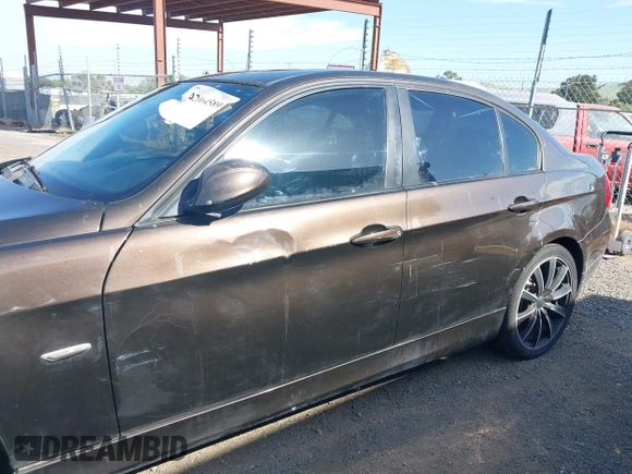 2007 BMW 3 Series 328i with VIN WBAVA33547KX72119, listed as a IAAI auction lot 42064589 with 88,352 mi miles and . Bid and sale history available at DreamBid. Image 13.