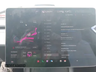 2021 Tesla Model 3 Standard Range Plus z VIN 5YJ3E1EA3MF060027, wystawiony jako IAAI lot #42319107 z przebiegiem 44 339 mil mil oraz . Historia ofert i sprzedaży dostępna na DreamBid. Obrazek 7.