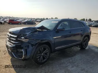 2021 Volkswagen Atlas SE with VIN 1V2PE2CA4MC206411, listed as a Copart auction lot 60208605 with 63,621 mi miles and Salvage title. Bid and sale history available at DreamBid. Image 1.