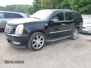2011 Cadillac Escalade Luxury z VIN 1GYS4BEF9BR189357, wystawiony jako IAAI lot #42491668 z przebiegiem 227 569 mil mil oraz . Historia ofert i sprzedaży dostępna na DreamBid. Obrazek 2.