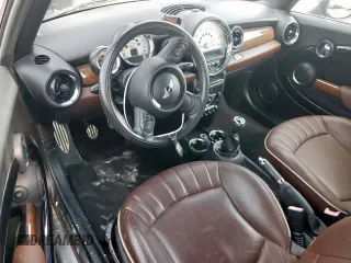 2011 MINI Convertible S with VIN WMWZP3C58BTX83725, listed as a Copart auction lot 60921875 with 45,400 mi miles and Salvage title. Bid and sale history available at DreamBid. Image 8.