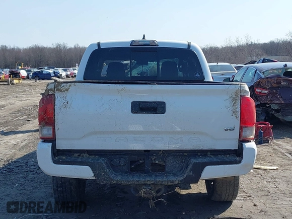 2017 Toyota Tacoma SR5 with VIN 3TMCZ5AN7HM117660, listed as a IAAI auction lot 41779468 with 121,878 mi miles and . Bid and sale history available at DreamBid. Image 17.