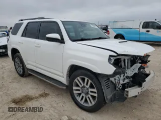 2022 Toyota 4Runner TRD Sport with VIN JTEAU5JR8N5275849, listed as a Copart auction lot 44890675 with 32,585 mi miles and Clean title. Bid and sale history available at DreamBid. Image 4.