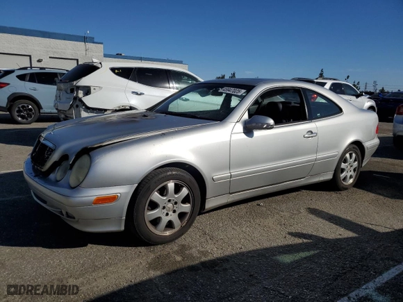 2001 Mercedes-Benz CLK-Class with VIN WDBLJ65G91T082683, listed as a Copart auction lot 45947025 with 0 mi miles and Salvage Title. Bid and sale history available at carsss.com. Image 1.