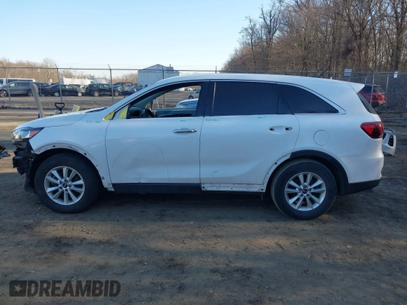 2020 Kia Sorento LX V6 with VIN 5XYPG4A5XLG622373, listed as a IAAI auction lot 41693857 with 120,485 mi miles. Bid and sale history available at carsss.com. Image 14.