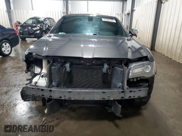 2019 Chrysler 300 with VIN 2C3CCAGGXKH631497, listed as a Copart auction lot 47580165 with 87,297 mi miles and Salvage Title. Bid and sale history available at carsss.com. Image 5.