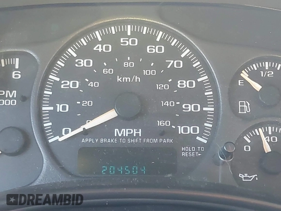 2002 Chevrolet Suburban LS with VIN 1GNEC16T32J198422, listed as a IAAI auction lot 41699753 with 204,504 mi miles. Bid and sale history available at carsss.com. Image 15.