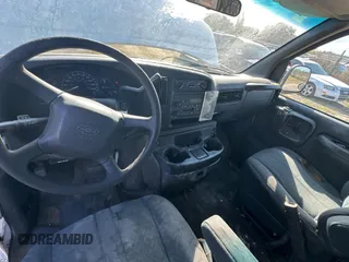 2002 Chevrolet Express with VIN 1GAHG39R921243538, listed as a Copart auction lot 88987585 with 512,936 mi miles and Clean Title. Bid and sale history available at carsss.com. Image 9.