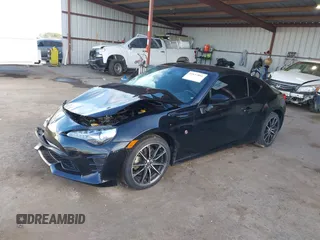 2020 Toyota 86 with VIN JF1ZNAA11L8752565, listed as a IAAI auction lot 41637801 with 46,081 mi miles. Bid and sale history available at carsss.com. Image 2.