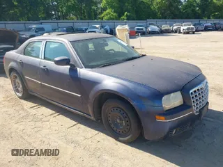 2006 Chrysler 300 Touring with VIN 2C3KA53G86H112808, listed as a IAAI auction lot 42036392 with 1 mi miles. Bid and sale history available at carsss.com. Image 1.