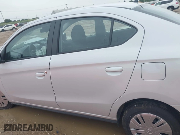 2024 Mitsubishi Mirage ES z VIN ML32FUFJ2RHF13785, wystawiony jako IAAI lot #42172271 z przebiegiem 5 352 mil mil oraz . Historia ofert i sprzedaży dostępna na DreamBid. Obrazek 14.