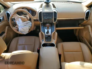 2012 Porsche Cayenne S z VIN WP1AB2A20CLA48142, wystawiony jako Copart lot #45908565 z przebiegiem 114 073 mil mil oraz Szkoda całkowita • Salvage title. Historia ofert i sprzedaży dostępna na DreamBid. Obrazek 8.