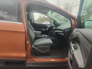 2017 Ford Escape SE with VIN 1FMCU9GD1HUA08302, listed as a Copart auction lot 52116805 with 91,081 mi miles and Clean Title. Bid and sale history available at carsss.com. Image 5.