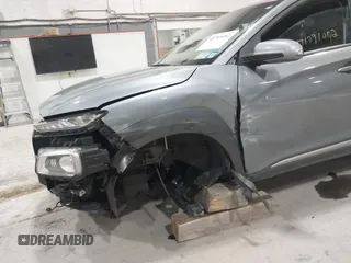 2020 Hyundai Kona Limited with VIN KM8K3CA57LU405342, listed as a IAAI auction lot 41791082 with 58,043 mi miles. Bid and sale history available at carsss.com. Image 6.