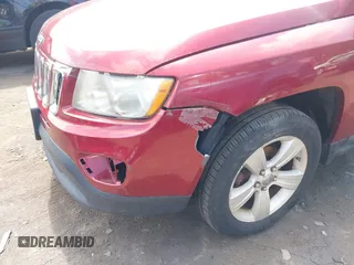 2011 Jeep Compass Latitude with VIN 1J4NT1FB8BD170401, listed as a IAAI auction lot 42094953 with 122,617 mi miles. Bid and sale history available at carsss.com. Image 6.