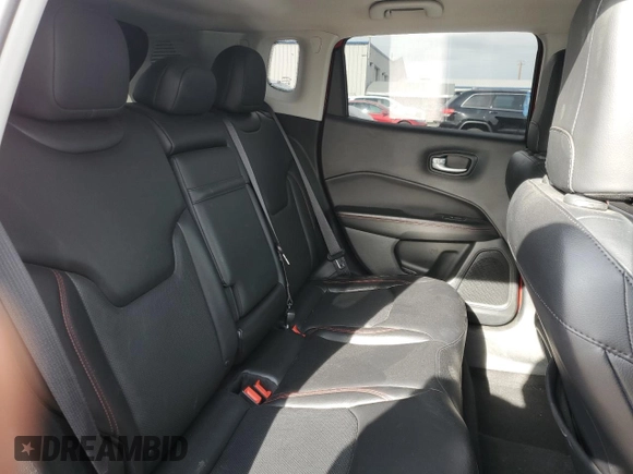 2017 Jeep Compass Trailhawk z VIN 3C4NJDDB8HT668097, wystawiony jako Copart lot #51618075 z przebiegiem 70 612 mil mil oraz Szkoda całkowita • Salvage title. Historia ofert i sprzedaży dostępna na DreamBid. Obrazek 12.