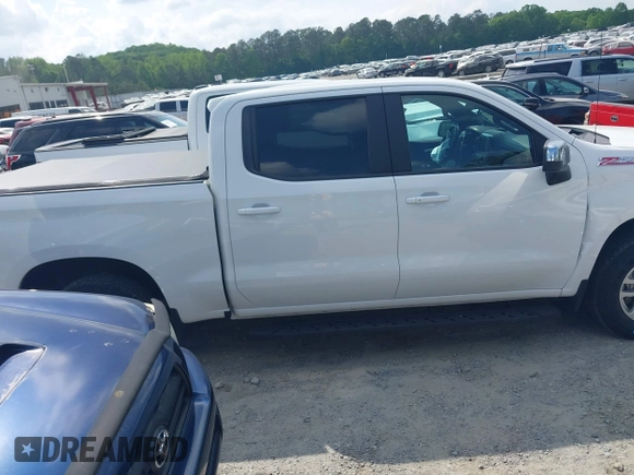 2021 Chevrolet Silverado 1500 LT z VIN 1GCUYDED4MZ240179, wystawiony jako IAAI lot #42151611 z przebiegiem 122 521 mil mil oraz . Historia ofert i sprzedaży dostępna na DreamBid. Obrazek 13.
