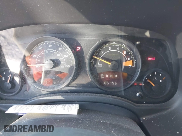 2015 Jeep Patriot Altitude z VIN 1C4NJRBB9FD268780, wystawiony jako IAAI lot #40386558 z przebiegiem 85 756 mil mil oraz . Historia ofert i sprzedaży dostępna na DreamBid. Obrazek 7.