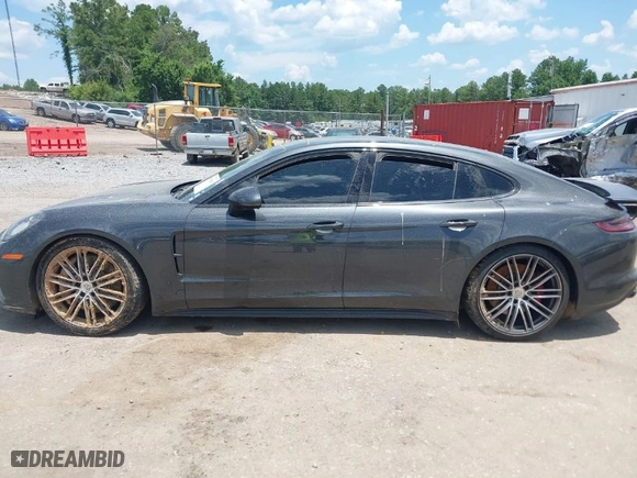 2017 Porsche Panamera Turbo with VIN WP0AF2A75HL152702, listed as a IAAI auction lot 39705001 with 1 mi miles. Bid and sale history available at carsss.com. Image 14.