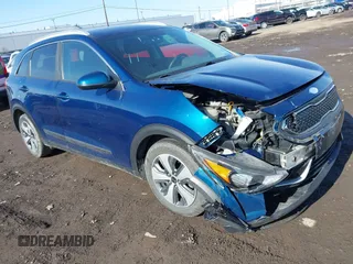2018 Kia Niro LX with VIN KNDCB3LCXJ5117068, listed as a IAAI auction lot 41784164 with 88,859 mi miles. Bid and sale history available at carsss.com. Image 1.