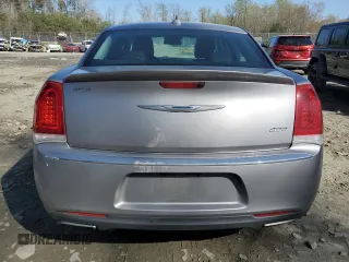 2015 Chrysler 300 Limited z VIN 2C3CCAAG7FH779797, wystawiony jako Copart lot #52281375 z przebiegiem 140 141 mil mil oraz Szkoda całkowita • Salvage title. Historia ofert i sprzedaży dostępna na DreamBid. Obrazek 6.