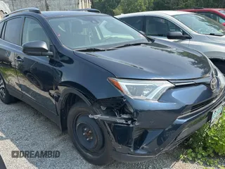 2018 Toyota RAV4 LE с VIN JTMBFREV5JJ255299, выставлен на аукционе Copart как лот 60987485 с пробегом 67 500 миль миль и Чистый • Clean title. История ставок и продаж доступна на DreamBid. Изображение 1.