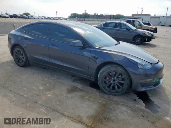 2021 Tesla Model 3 Standard Range Plus z VIN 5YJ3E1EA6MF082796, wystawiony jako Copart lot #53110955 z przebiegiem 92 009 mil mil oraz Szkoda całkowita • Salvage title. Historia ofert i sprzedaży dostępna na DreamBid. Obrazek 4.