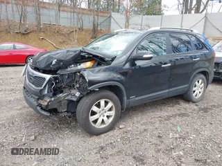 2013 Kia Sorento LX with VIN 5XYKTCA66DG417238, listed as a IAAI auction lot 41992513 with 166,134 mi miles. Bid and sale history available at carsss.com. Image 2.