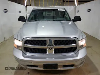 2018 Ram 1500 SLT z VIN 1C6RR6GG8JS126834, wystawiony jako Copart lot #46529825 z przebiegiem 190 240 mil mil oraz Czysty tytuł • Clean title. Historia ofert i sprzedaży dostępna na DreamBid. Obrazek 5.