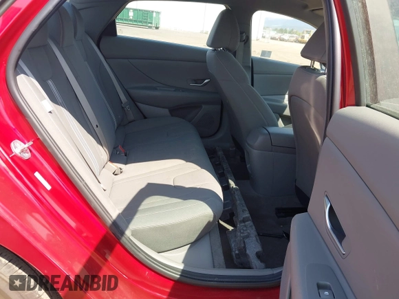 2024 Hyundai Elantra SEL z VIN KMHLM4DG5RU653537, wystawiony jako IAAI lot #42433134 z przebiegiem 37 478 mil mil oraz . Historia ofert i sprzedaży dostępna na DreamBid. Obrazek 8.