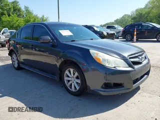 2011 Subaru Legacy Premium z VIN 4S3BMBC65B3233883, wystawiony jako IAAI lot #42233643 z przebiegiem 121 855 mil mil oraz . Historia ofert i sprzedaży dostępna na DreamBid. Obrazek 1.