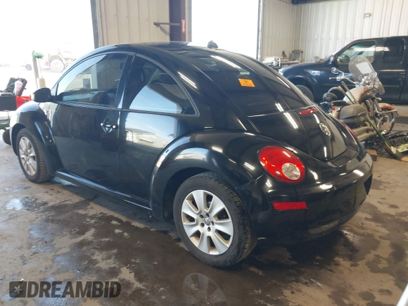 2008 Volkswagen New Beetle Coupe S with VIN 3VWRG31C18M505015, listed as a IAAI auction lot 42117855 with 52,177 mi miles. Bid and sale history available at carsss.com. Image 3.