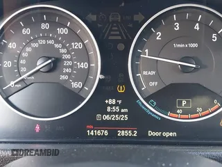 2013 BMW 3 Series 328i xDrive z VIN WBA3B5G57DNS05892, wystawiony jako IAAI lot #42560892 z przebiegiem 141 676 mil mil oraz . Historia ofert i sprzedaży dostępna na DreamBid. Obrazek 16.