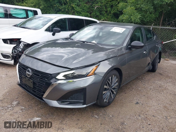 2025 Nissan Altima SV z VIN 1N4BL4DV3SN372568, wystawiony jako IAAI lot #42429216 z przebiegiem 7 865 mil mil oraz . Historia ofert i sprzedaży dostępna na DreamBid. Obrazek 17.
