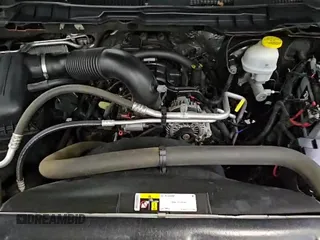 2020 Ram 1500 SLT z VIN 3C6RR7LT9LG156959, wystawiony jako Copart lot #70784065 z przebiegiem 97 684 mil mil oraz Czysty tytuł • Clean title. Historia ofert i sprzedaży dostępna na DreamBid. Obrazek 14.