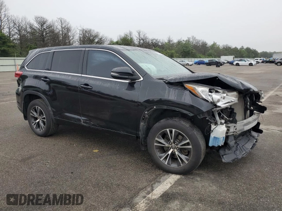 2018 Toyota Highlander LE z VIN 5TDBZRFH3JS871179, wystawiony jako Copart lot #59553235 z przebiegiem 130 069 mil mil oraz Szkoda całkowita • Salvage title. Historia ofert i sprzedaży dostępna na DreamBid. Obrazek 4.