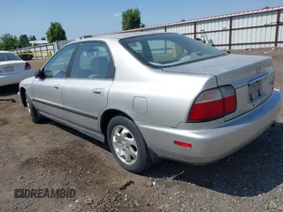 1997 Honda Accord LX с VIN 1HGCD5635VA273535, выставлен на аукционе IAAI как лот 42432523 с пробегом 245 954 миль миль и . История ставок и продаж доступна на DreamBid. Изображение 3.