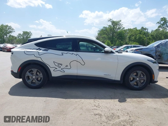 2021 Ford Mustang Mach-E Select z VIN 3FMTK1RM5MMA09245, wystawiony jako IAAI lot #42285393 z przebiegiem 97 554 mil mil oraz . Historia ofert i sprzedaży dostępna na DreamBid. Obrazek 14.
