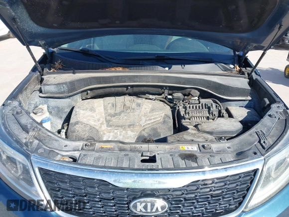 2014 Kia Sorento LX with VIN 5XYKT4A71EG462295, listed as a IAAI auction lot 41508742 with 144,234 mi miles and . Bid and sale history available at carsss.com. Image 10.