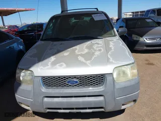 2004 Ford Escape XLT with VIN 1FMYU03104KA40905, listed as a IAAI auction lot 41874929 with 241,187 mi miles. Bid and sale history available at carsss.com. Image 6.