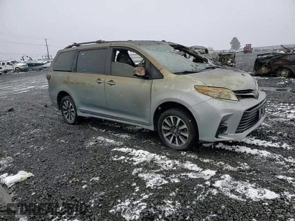 2018 Toyota Sienna LE с VIN 5TDJZ3DC5JS190506, выставлен на аукционе Copart как лот 86137964 с пробегом Не указан миль и Списание • Salvage title. История ставок и продаж доступна на DreamBid. Изображение 12.