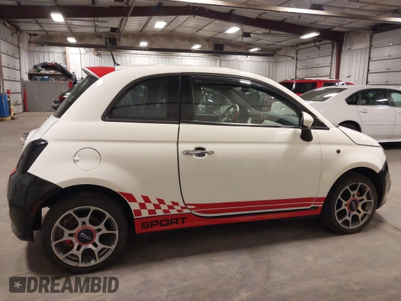 2015 FIAT 500 Sport z VIN 3C3CFFBR2FT709961, wystawiony jako IAAI lot #42265445 z przebiegiem 116 691 mil mil oraz . Historia ofert i sprzedaży dostępna na DreamBid. Obrazek 13.