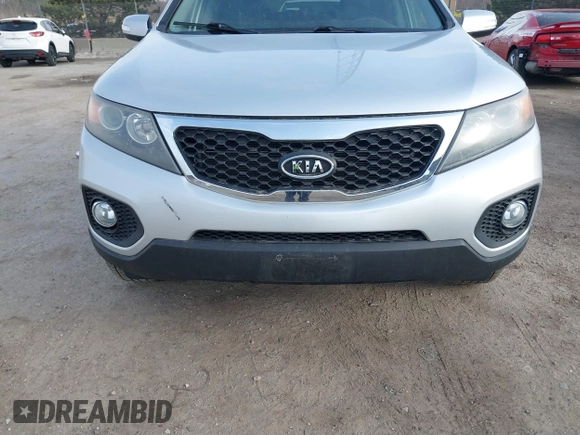 2012 Kia Sorento LX with VIN 5XYKT4A62CG237467, listed as a IAAI auction lot 41842045 with 113,357 mi miles. Bid and sale history available at carsss.com. Image 6.