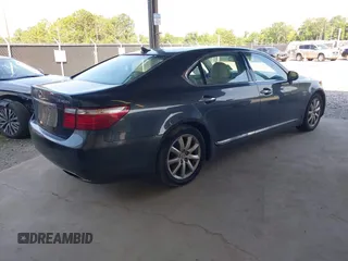 2007 Lexus LS 460 L z VIN JTHGL46F775001117, wystawiony jako IAAI lot #42479588 z przebiegiem 217 842 mil mil oraz . Historia ofert i sprzedaży dostępna na DreamBid. Obrazek 4.