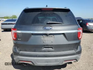 2018 Ford Explorer XLT z VIN 1FM5K7D83JGA54860, wystawiony jako Copart lot #50324645 z przebiegiem 167 304 mil mil oraz Czysty tytuł • Clean title. Historia ofert i sprzedaży dostępna na DreamBid. Obrazek 6.