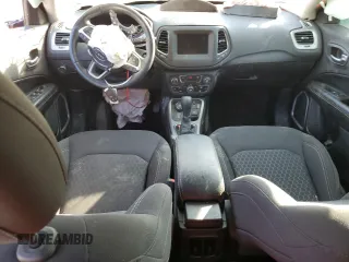 2019 Jeep Compass Sport с VIN 3C4NJDAB6KT724484, выставлен на аукционе Copart как лот 72231114 с пробегом 33 600 миль миль и Списание • Salvage title. История ставок и продаж доступна на DreamBid. Изображение 8.